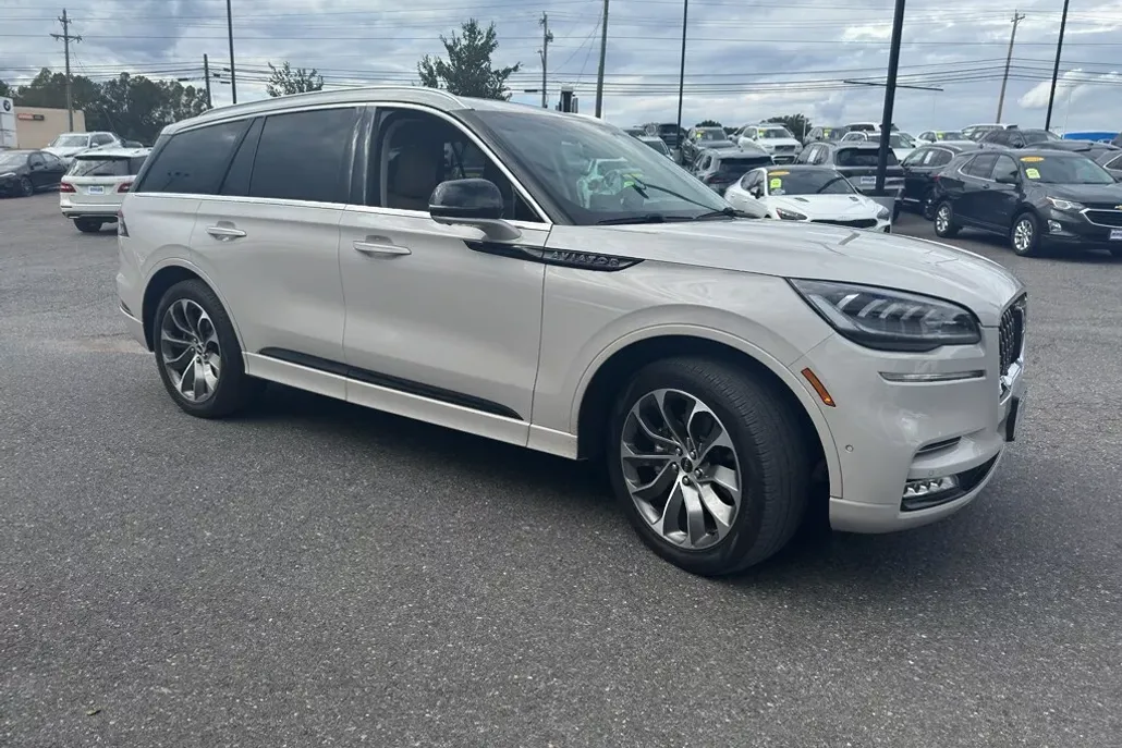 2021 Lincoln Aviator Grand Touring photo 1
