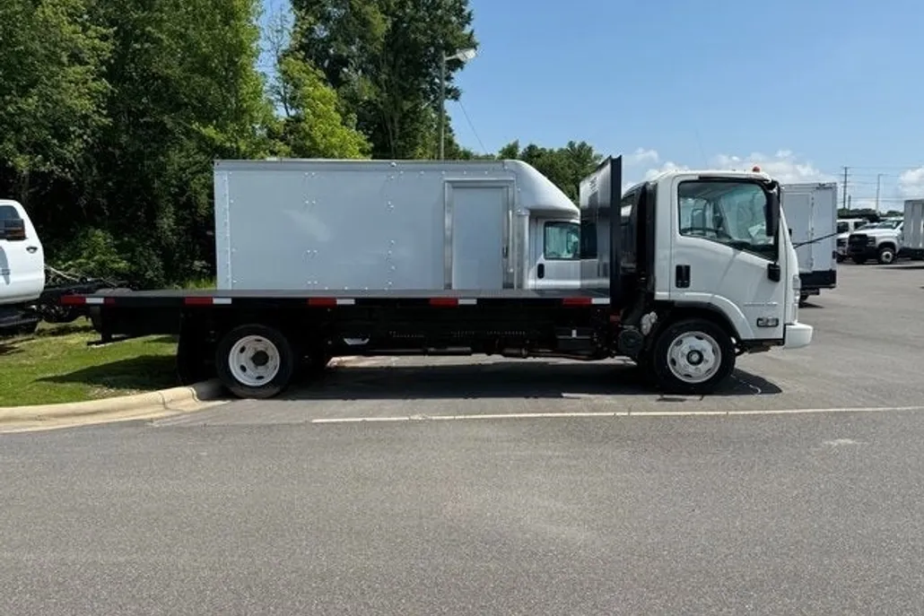 2024 Chevrolet Silverado photo 1