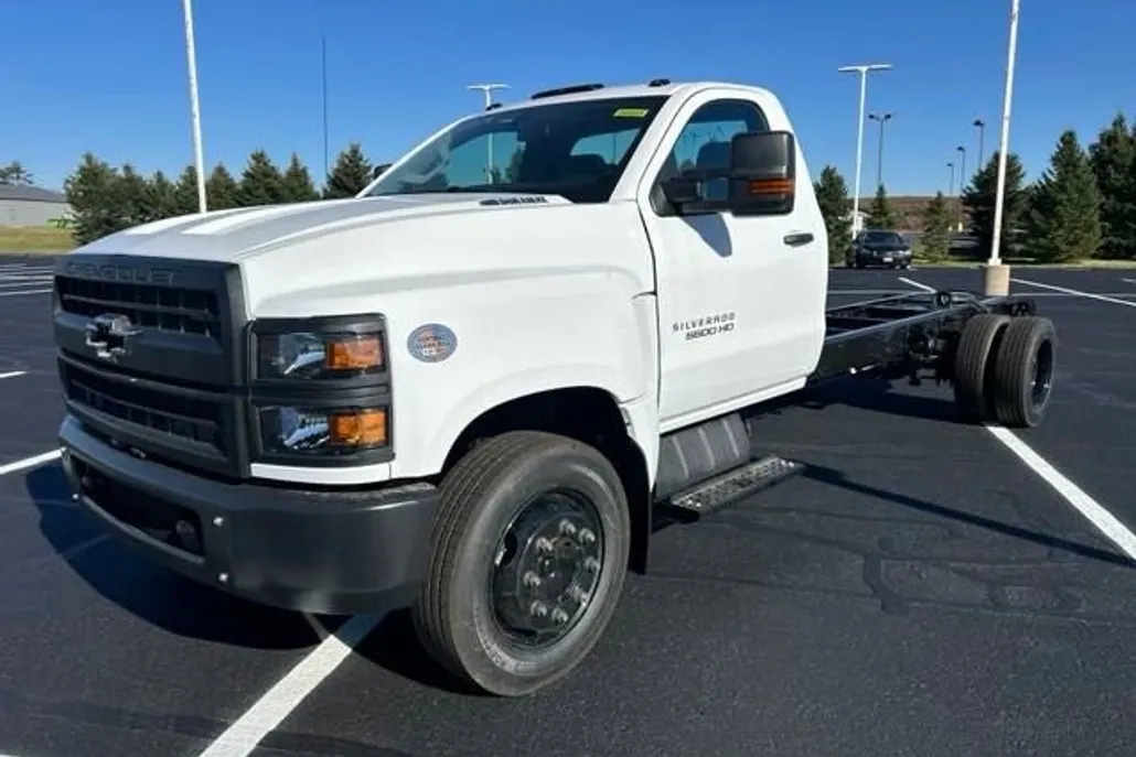 2024 Chevrolet Silverado 5500HD Work Truck photo 1