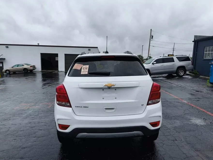 2017 Chevrolet Trax LT photo 4