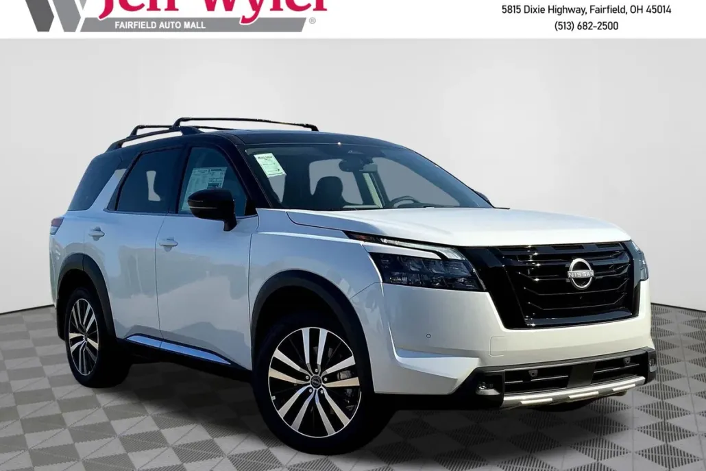 2025 Nissan Pathfinder Platinum photo 1