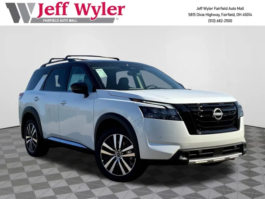 2025 Nissan Pathfinder Platinum photo 1