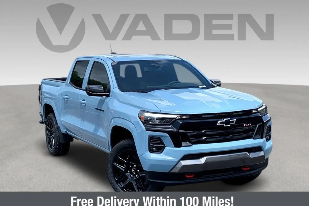 2025 Chevrolet Colorado Z71 photo 1