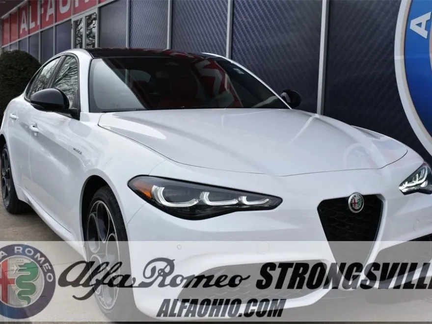 2025 Alfa Romeo Giulia SPRINT photo 1