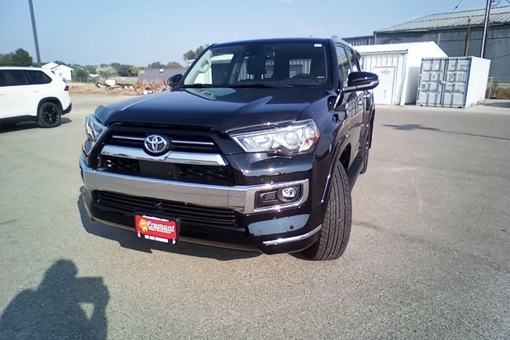 2022 Toyota 4Runner Limited photo 1