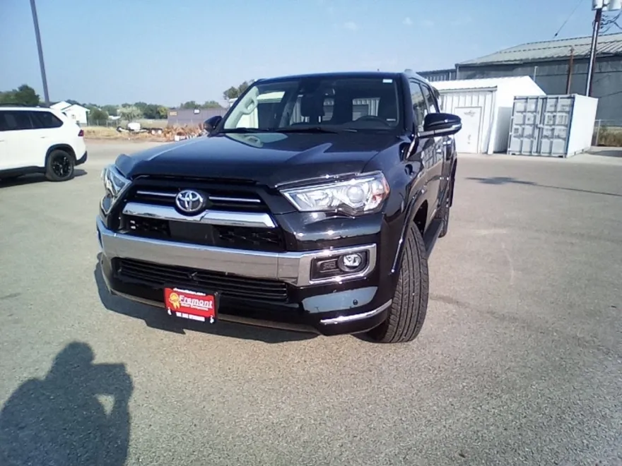 2022 Toyota 4Runner Limited photo 1