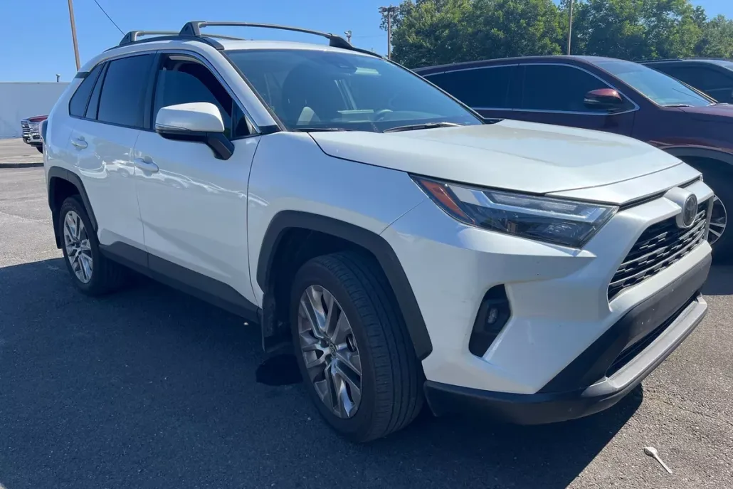 2024 Toyota RAV4 XLE Premium photo 1