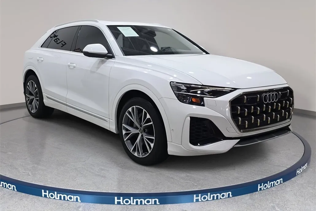 2024 Audi Q8 55 Prestige photo 1