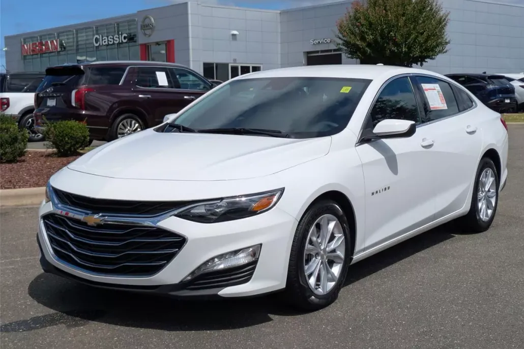 2023 Chevrolet Malibu 1LT photo 1