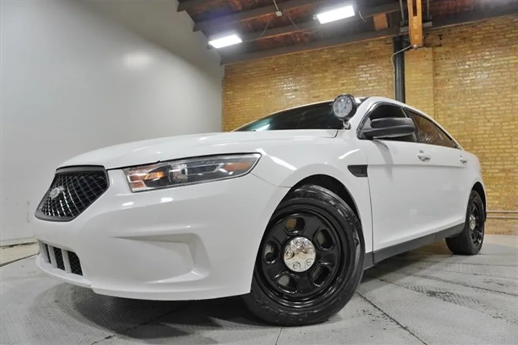 2016 Ford Taurus photo 1