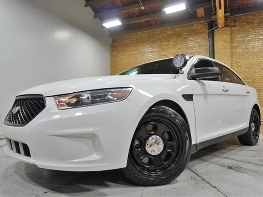2016 Ford Taurus photo 1