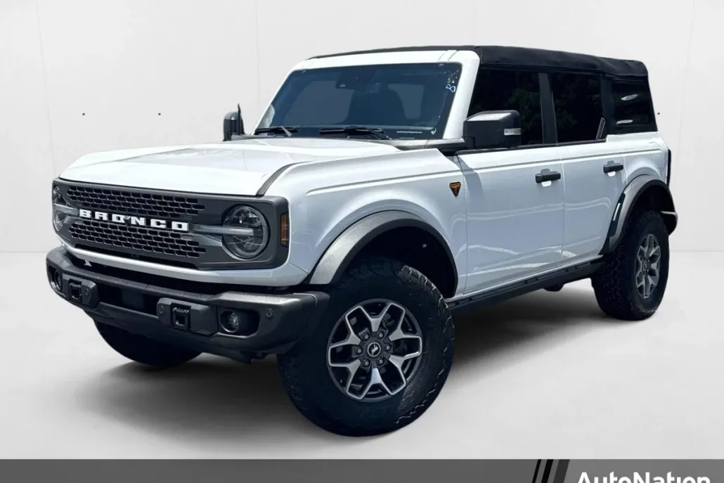 2023 Ford Bronco Badlands photo 1