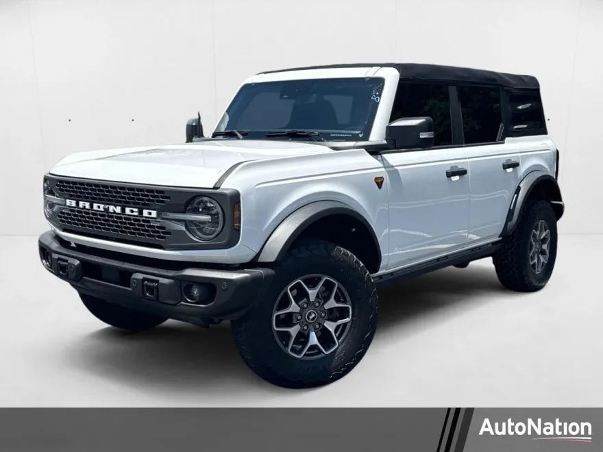 2023 Ford Bronco Badlands photo 1