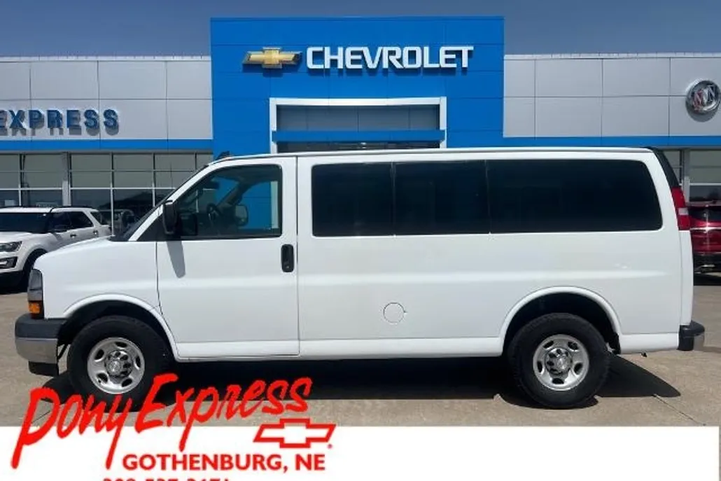 2019 Chevrolet Express 3500 LT Passenger Van photo 1