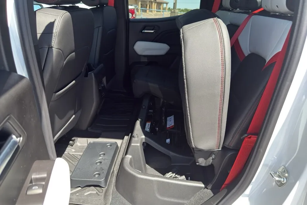 2025 Gmc Canyon AT4 photo 1