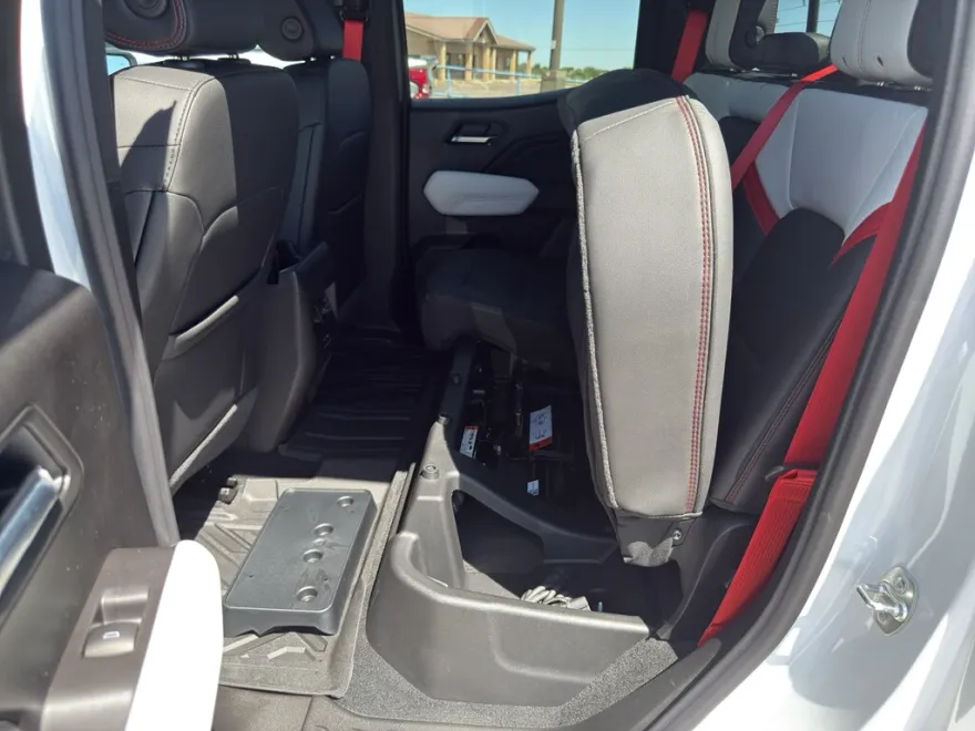 2025 Gmc Canyon AT4 photo 1
