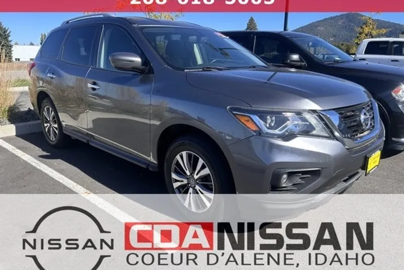 2019 Nissan Pathfinder SL photo 1