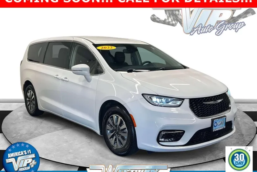 2022 Chrysler Pacifica Hybrid Touring L photo 1