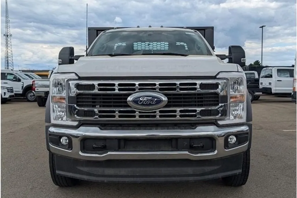 2024 Ford F-550 XL photo 1