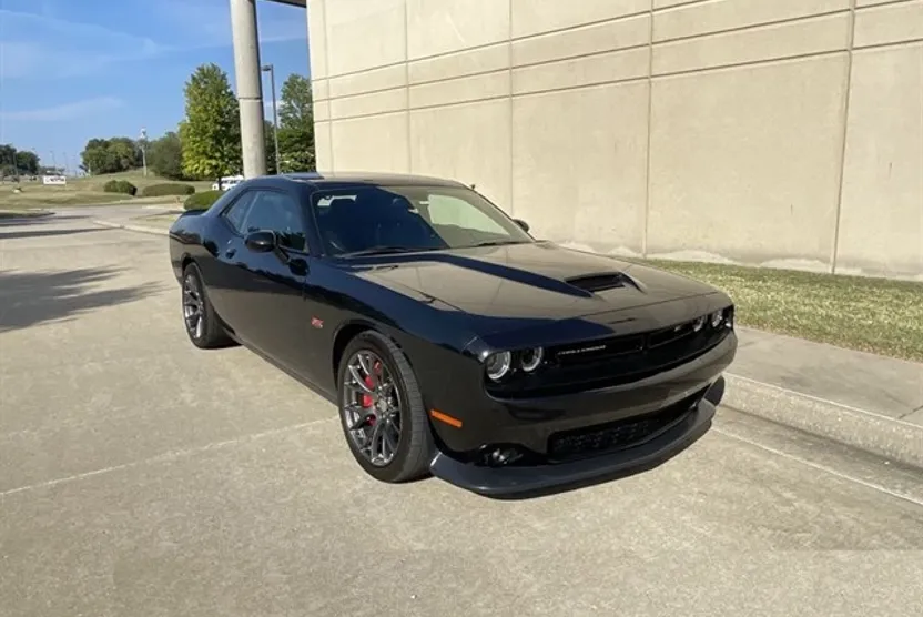 2015 Dodge Challenger SRT8 392 photo 1