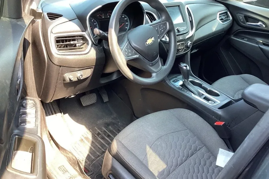 2018 Chevrolet Equinox LT photo 1
