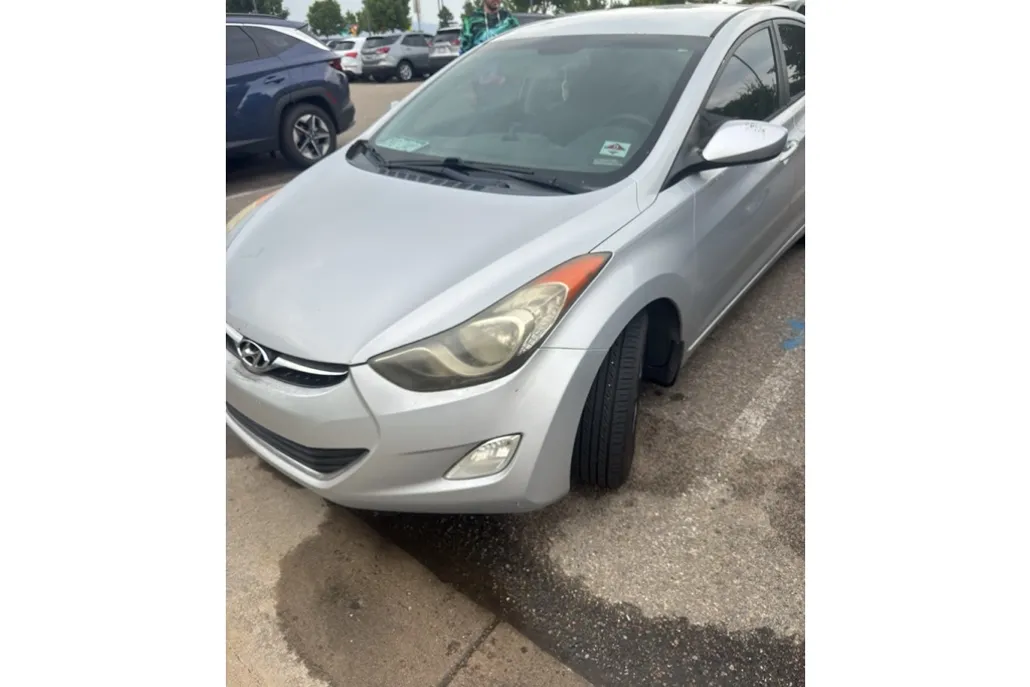2013 Hyundai Elantra GLS photo 1