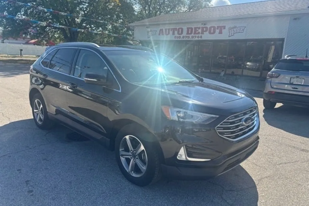 2019 Ford Edge SEL photo 1