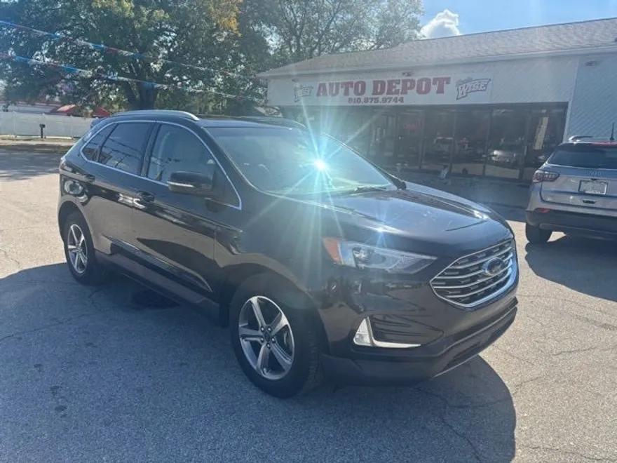 2019 Ford Edge SEL photo 1