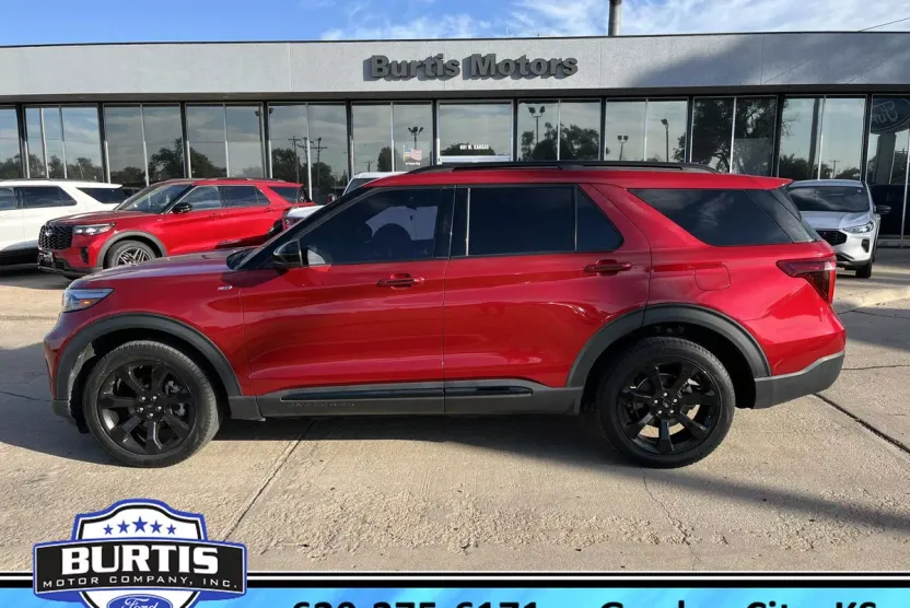 2022 Ford Explorer ST-Line photo 1
