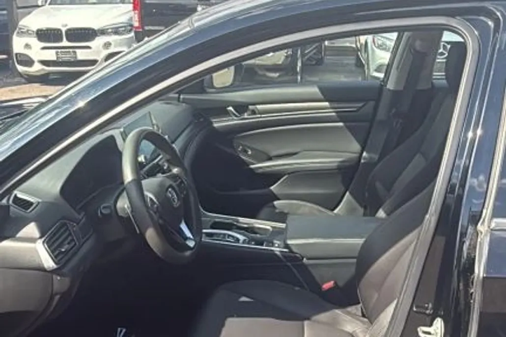 2020 Honda Accord Hybrid photo 1