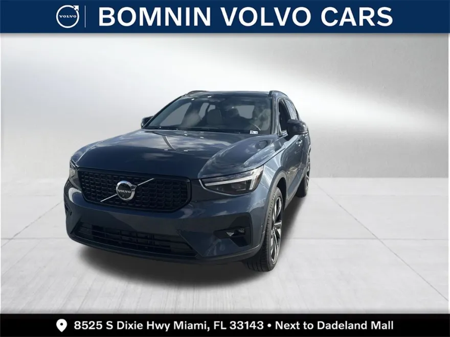 2026 Volvo XC40 Plus photo 1