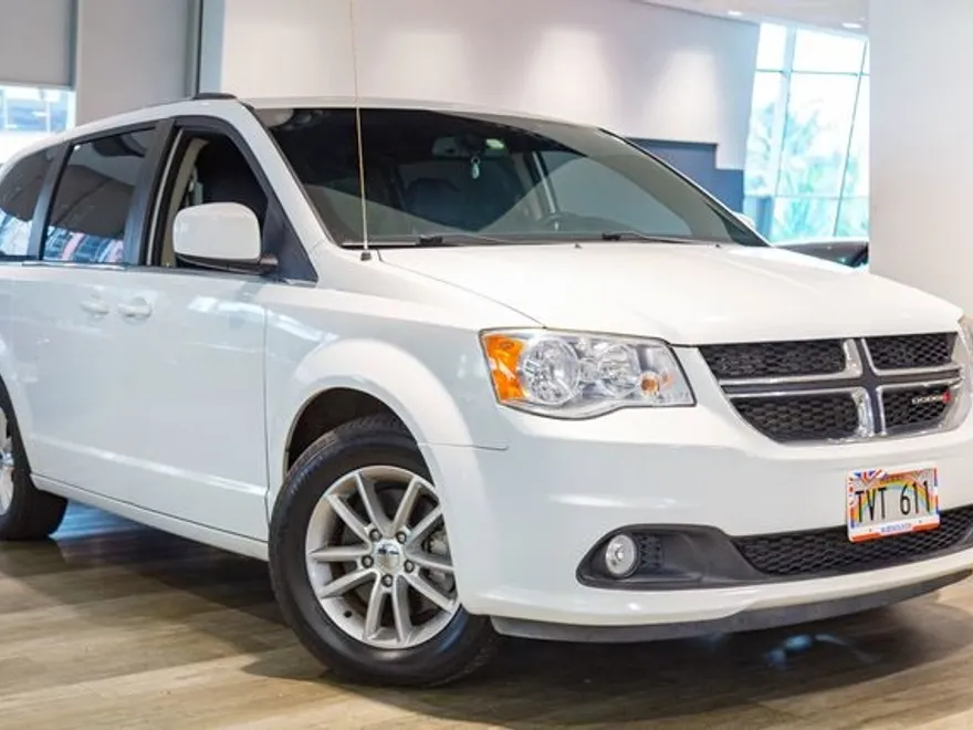 2019 Dodge Grand Caravan SXT photo 1