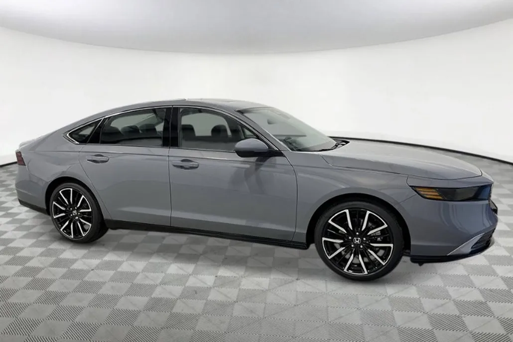 2025 Honda Accord Hybrid Touring photo 1
