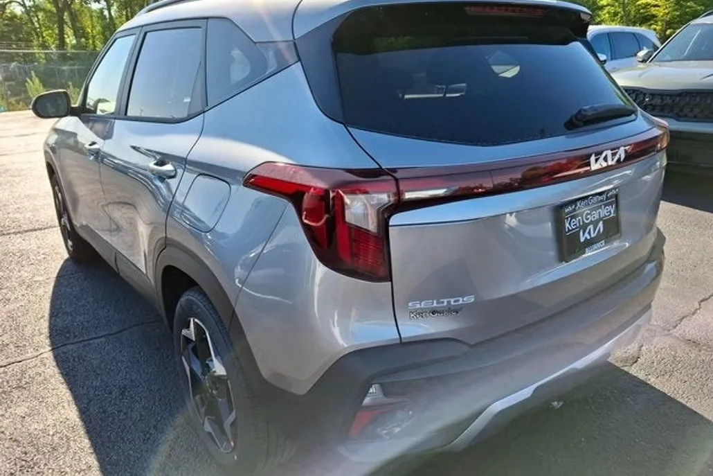 2026 Kia Seltos S photo 1