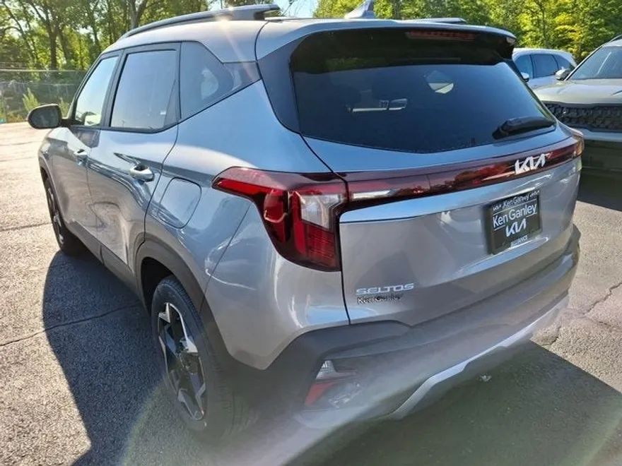 2026 Kia Seltos S photo 1