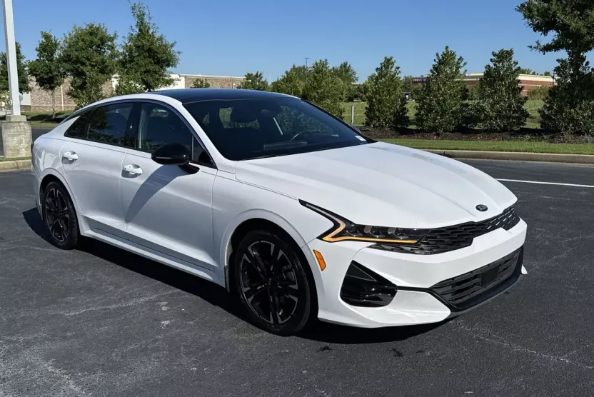 2021 Kia K5 GT-Line photo 1