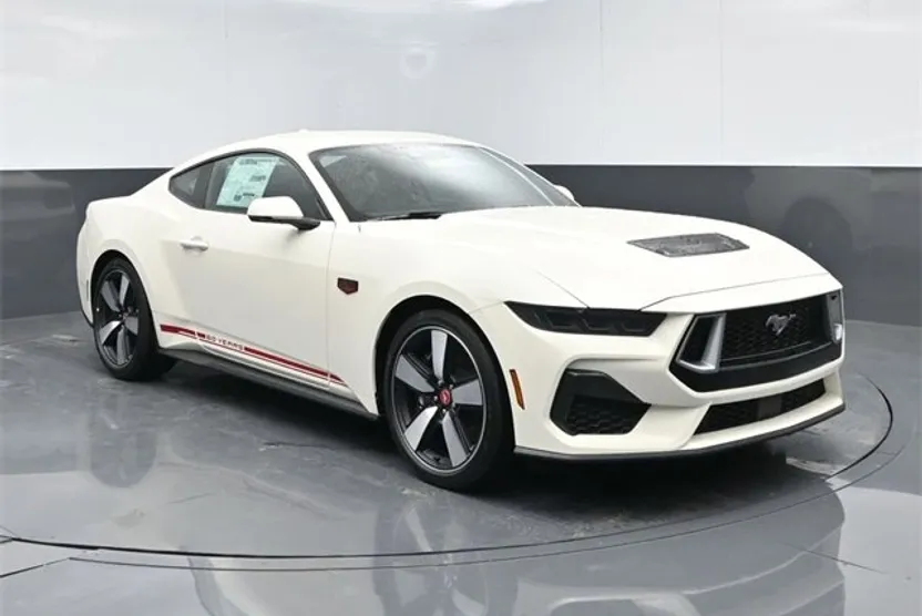 2025 Ford Mustang GT Premium photo 1