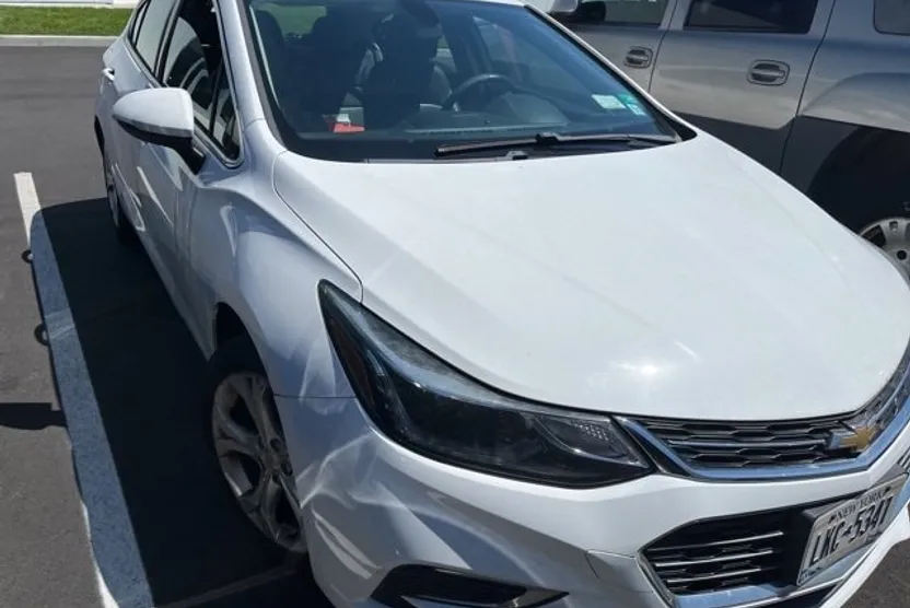 2017 Chevrolet Cruze Premier photo 1