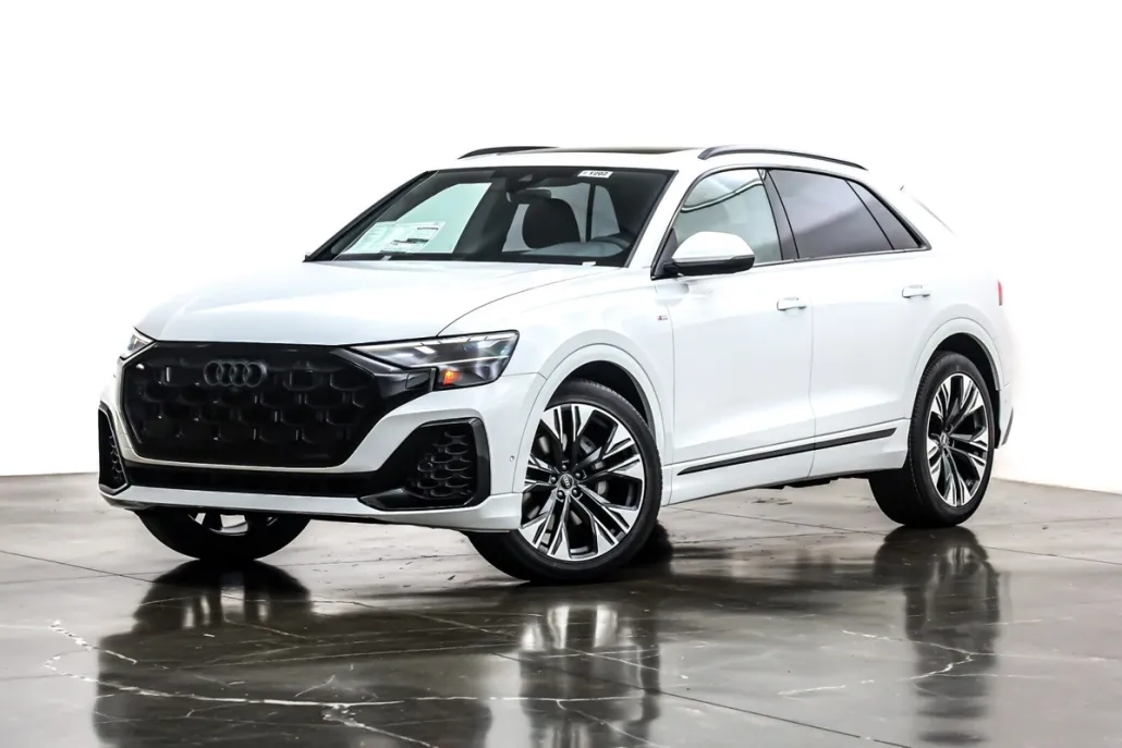 2025 Audi Q8 55 Premium Plus photo 1