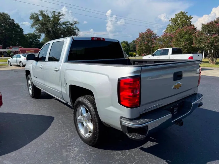 2018 Chevrolet Silverado 1500 LT photo 1