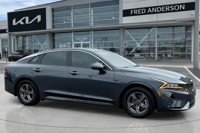 2023 Kia K5 LXS photo 1