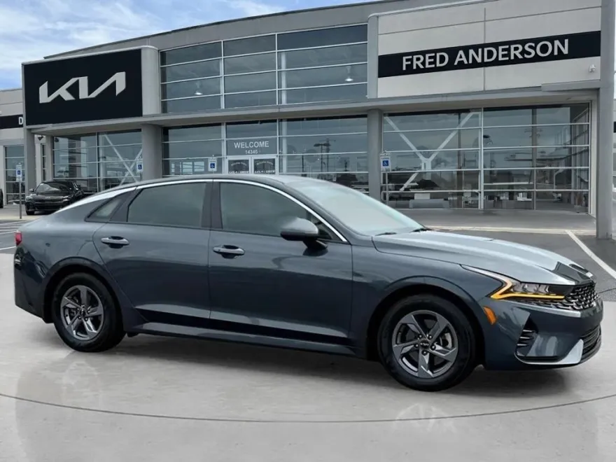 2023 Kia K5 LXS photo 1