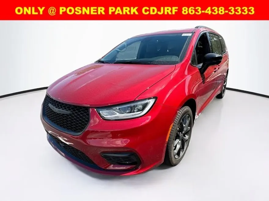 2026 Chrysler Pacifica Limited photo 1