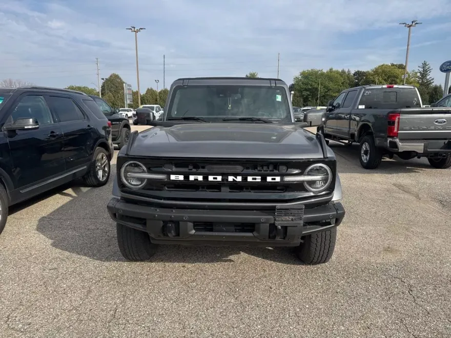 2021 Ford Bronco Outer Banks photo 1