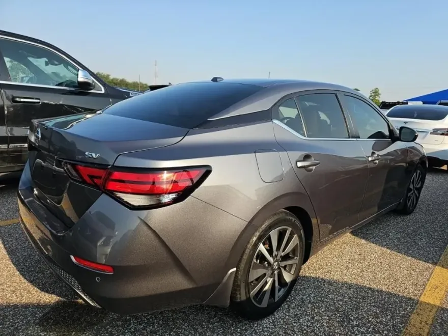 2021 Nissan Sentra SV photo 1