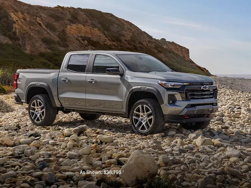 2025 Chevrolet Colorado LT photo 1