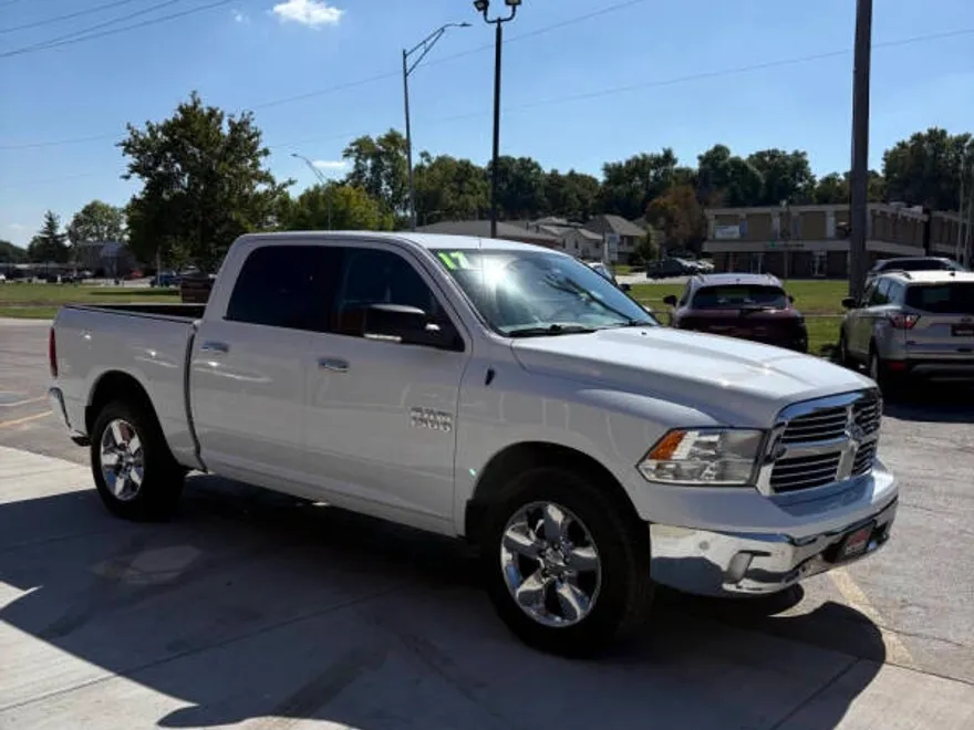 2017 Ram 1500 SLT photo 1