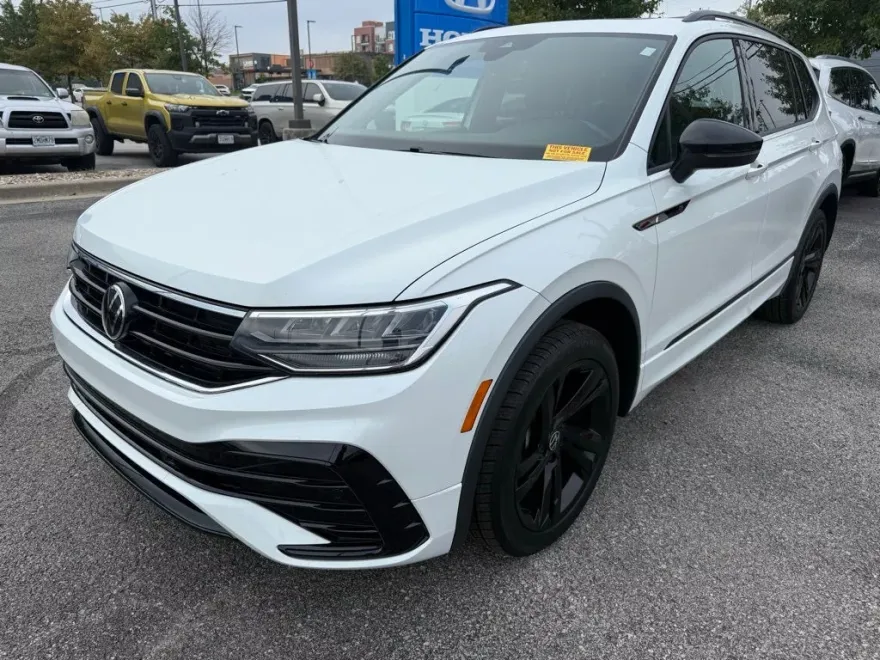 2023 Volkswagen Tiguan SE R-Line Black photo 1