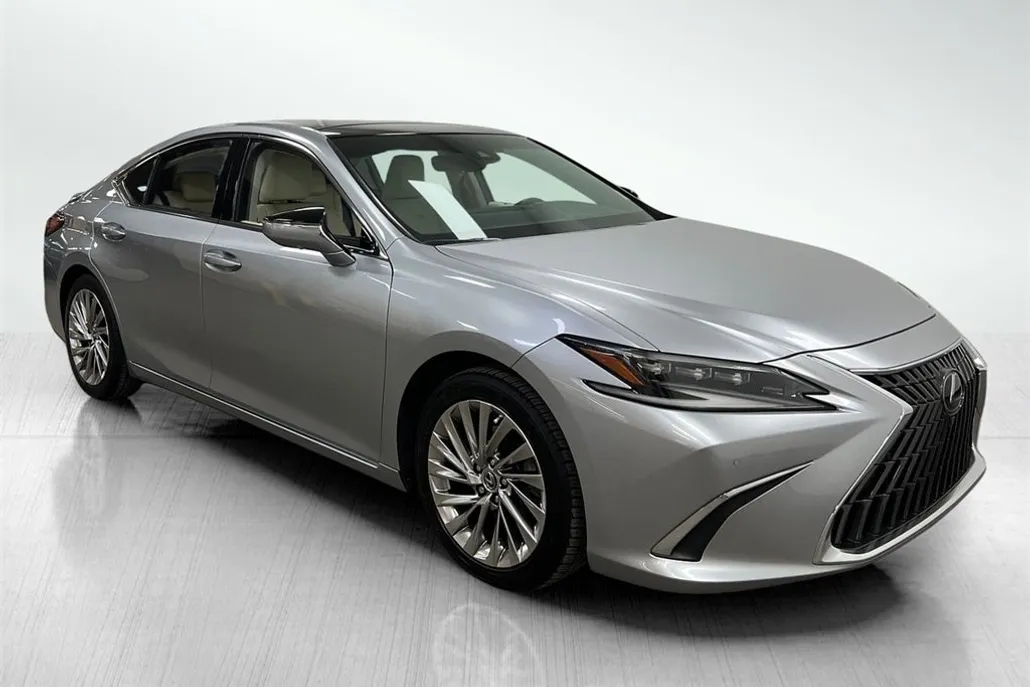 2022 Lexus ES 350 Ultra Luxury photo 1