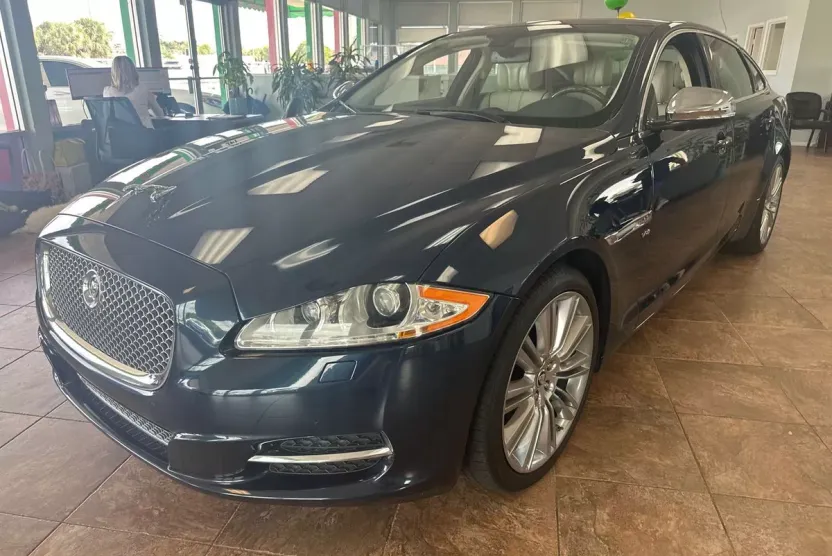 2013 Jaguar XJ XJL Portfolio photo 1